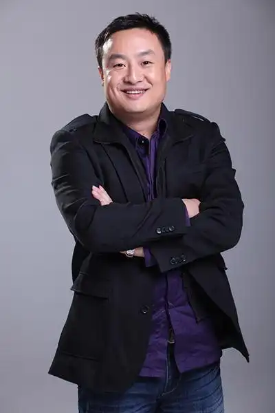 毕业于解放军艺术学院表演专业,开心麻花签约演员