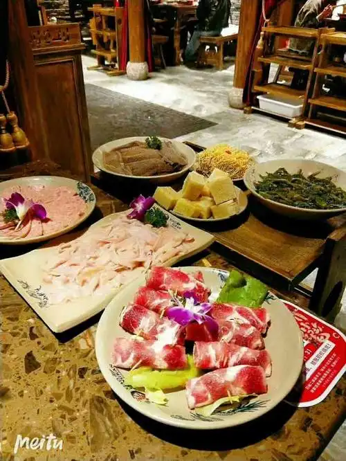 大龙坎火锅-"三个大人去吃的,位置好找,七点到的,从家.