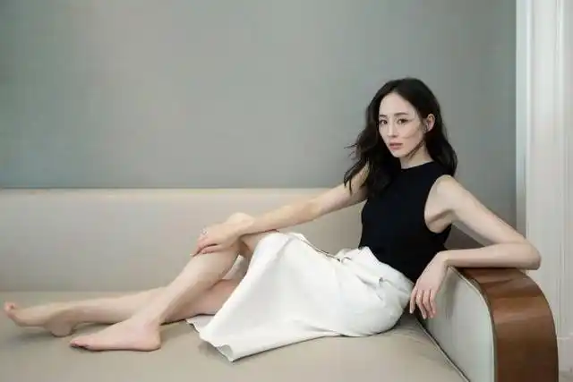 张钧甯健身照迷倒彭于晏!凸凹好身材