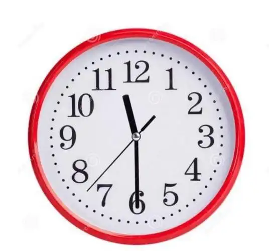 小朋友们可以让爸爸妈妈帮我们制作一个钟表表盘,快去动手认识拨一拨