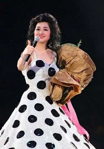 80,90后可能不熟悉的徐小凤