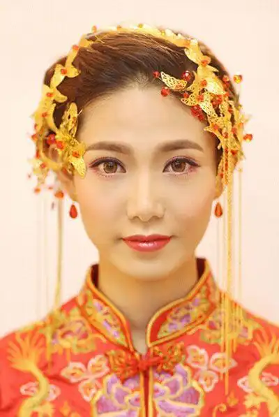 复古新娘低盘发发型