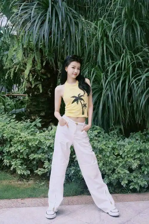 孙怡海岛风造型元气甜美 夏日清新感扑面而来|甜妹|穿搭|身材比例