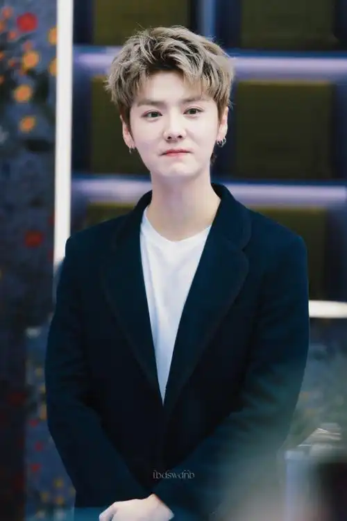 鹿晗超话//3839.3737.