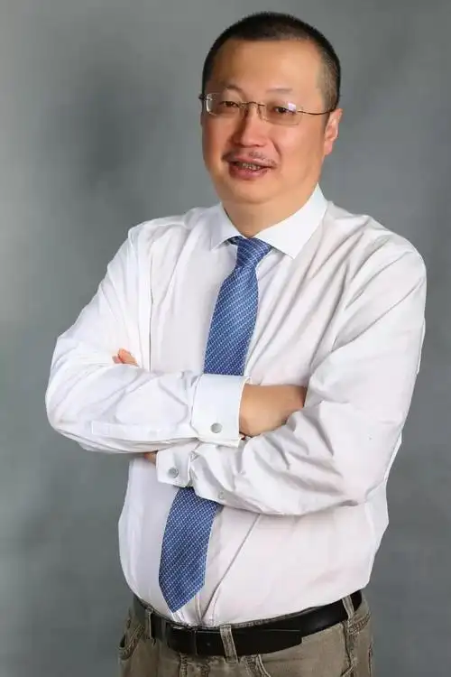 组委会向长期以来为中国髋关节外科事业发展做出贡献的各位骨科医师