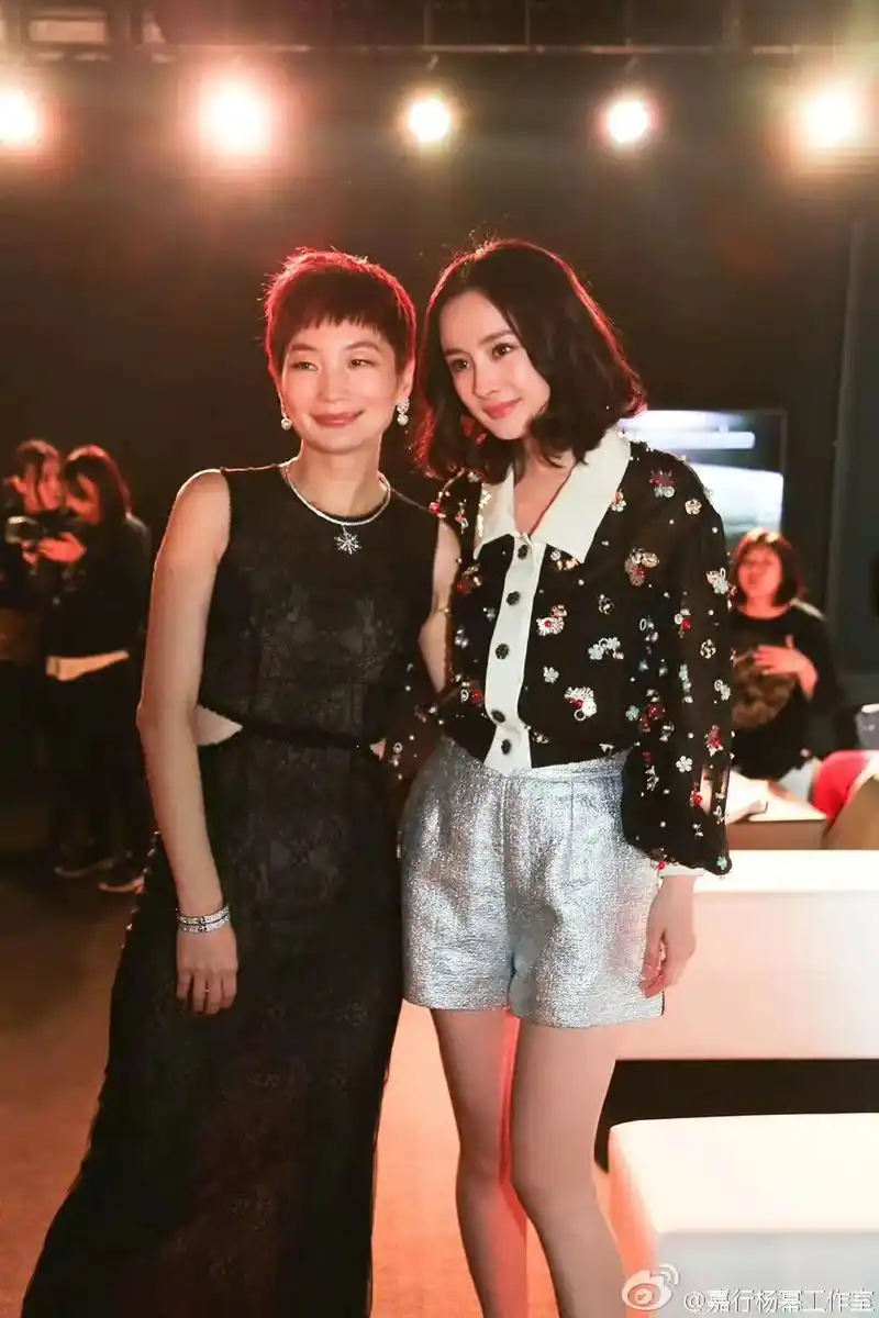 谁还没剪过几个幂式短发#杨幂 #理发#发型##时尚 #女星 - 抖音