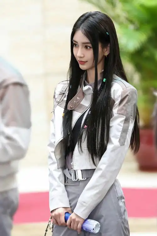 杨颖奔跑吧双马尾编发剧照##angelababy奔跑吧编发剧照