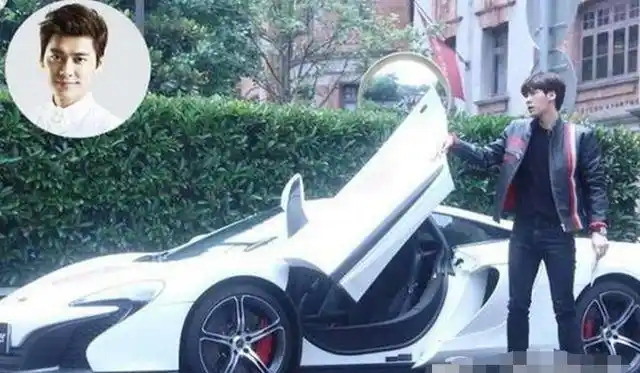 被誉为台湾十大最帅男星的钟汉良,他的座驾是路虎揽胜巅峰创世加长sv