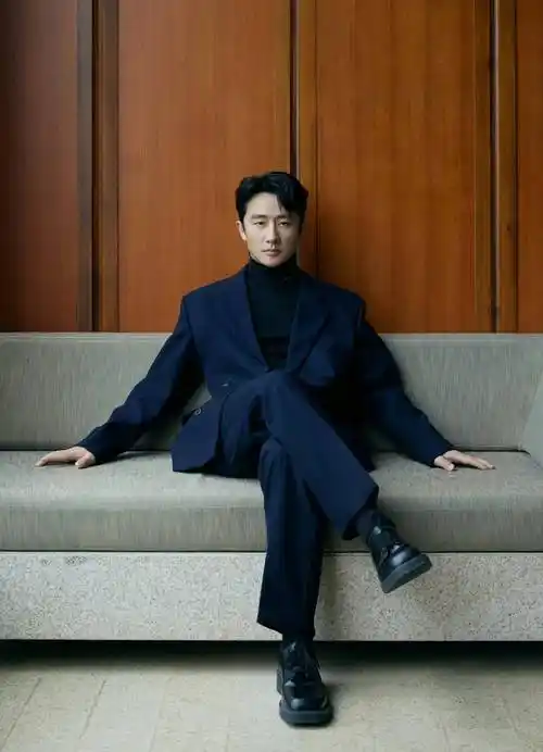黄轩时尚写真:绅士风度,魅力男神
