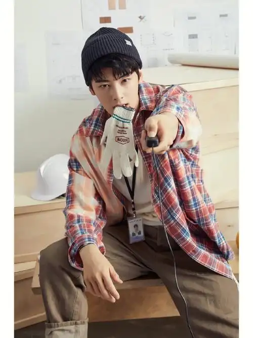 universe更新车银优照片