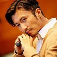 威尼斯网址_谢霆锋头像最帅 超帅谢霆锋头像高清图片_微信头像图片