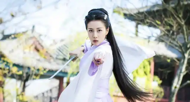 李溪芮为什么不接古装戏?看完她的古装,终于知道为啥没热巴火了