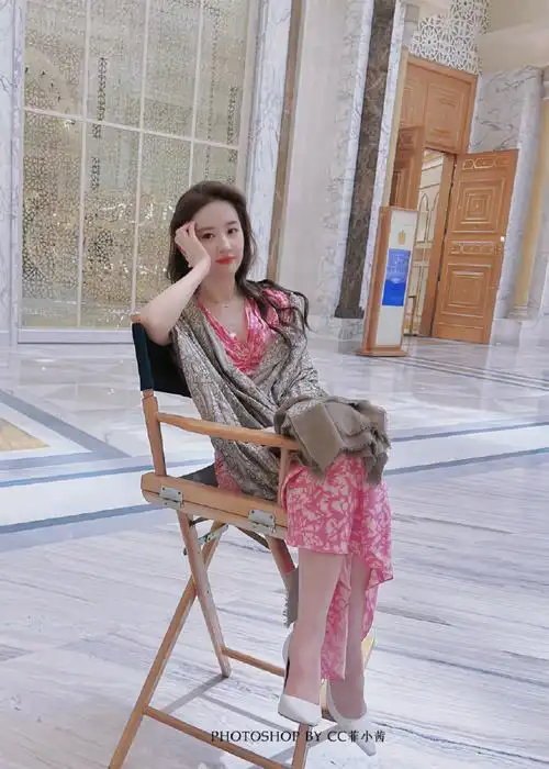 刘亦菲##刘亦菲晒花木兰蛋糕##刘亦菲的洞洞鞋##刘