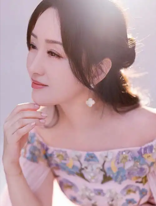 杨钰莹高清俏丽美照娇媚可人