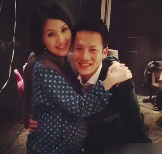 戏里戏外大谈恋爱,杨千嬅夫妇就是现实版的《春娇与志明》_丁子高