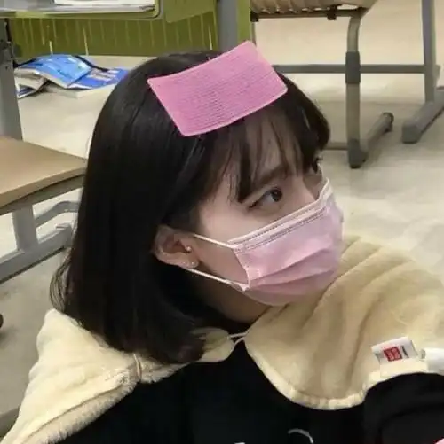 17岁同一个女生真人超好看戴口罩可爱头像(精选多张)图片