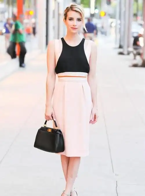 矮个子明星怎么让身高成谜艾玛罗伯茨的日常穿搭时尚又显高