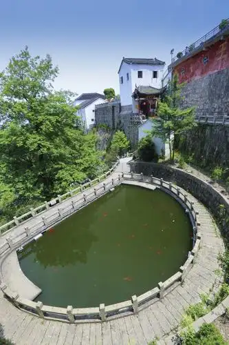 中国风的许愿池.