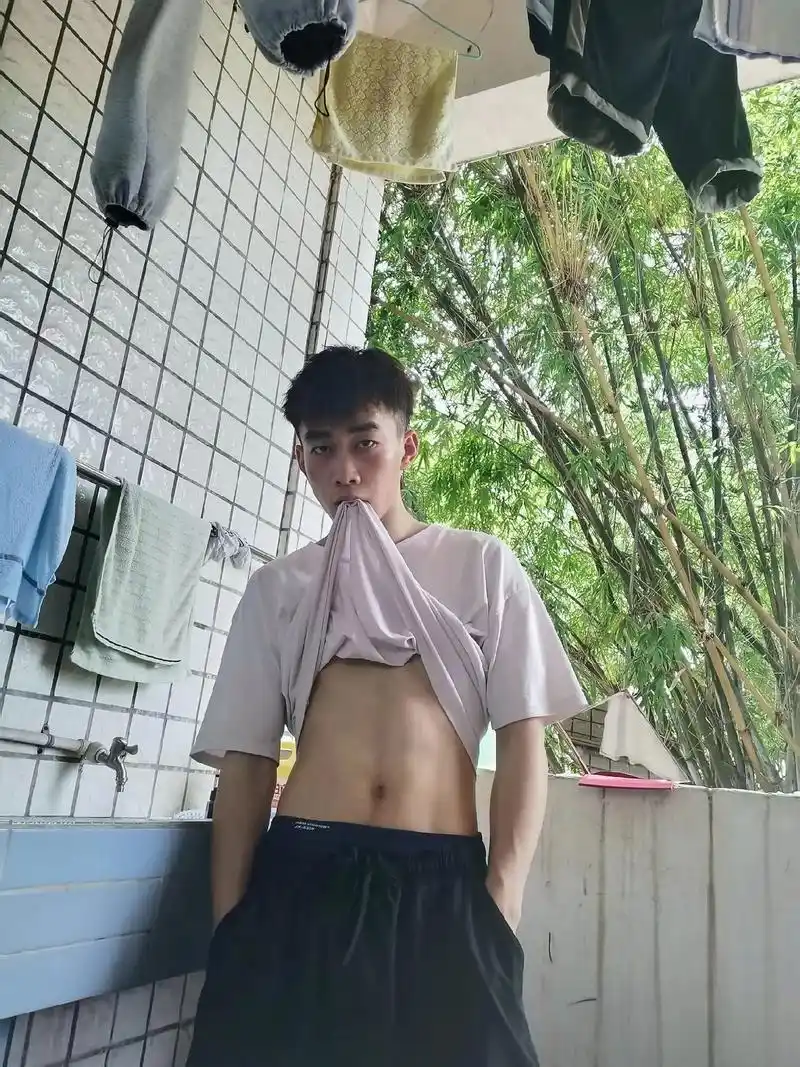 那时候还是96体育生高中生.#体育生 #腹肌 - 抖音