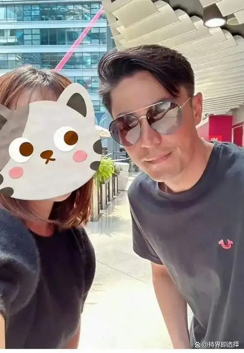 林心如带女儿拍广告惹争议,被网友骂又当又立,霍建华因其复出难