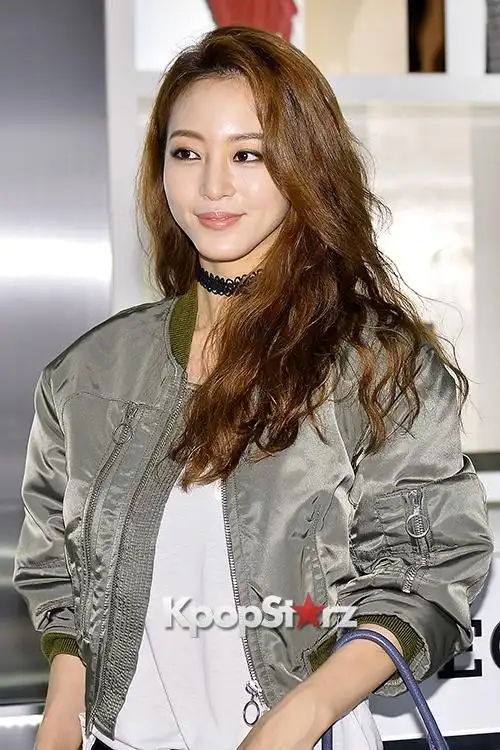 韩艺瑟国内高级公寓 海外餐厅 不止男友teddy是富豪