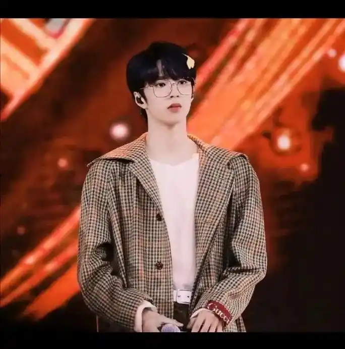 刘耀文   我很庆幸在12岁的时候    遇见了16岁的刘 - 抖音