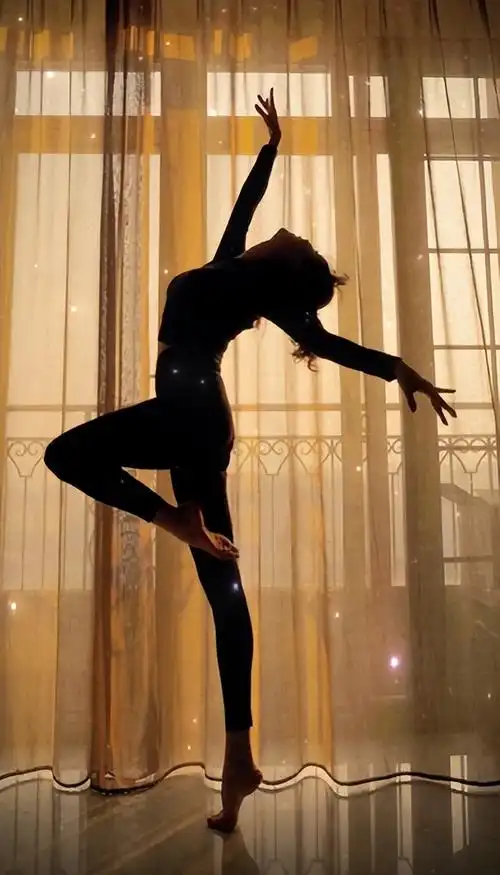 金巧巧酒店跳舞不怕尴尬!穿白色纱裙古装惊艳,霸气回怼网友恶评