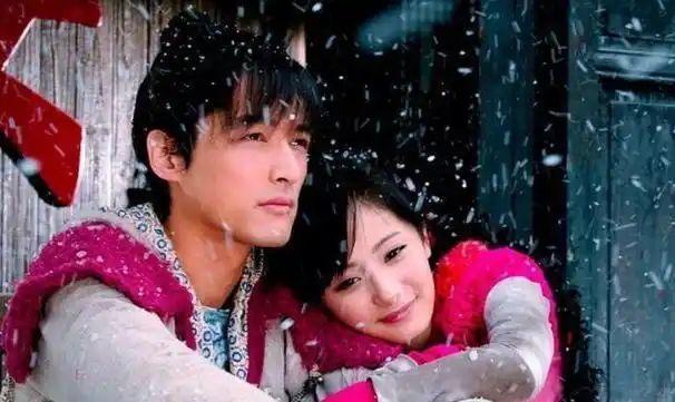 古偶一眼万年的雪景:若曦雪中独舞,杨幂清纯,白鹿任嘉伦赢麻了