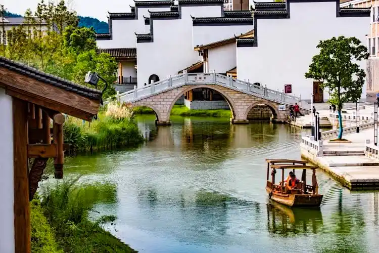 秋日水街锦绣江南