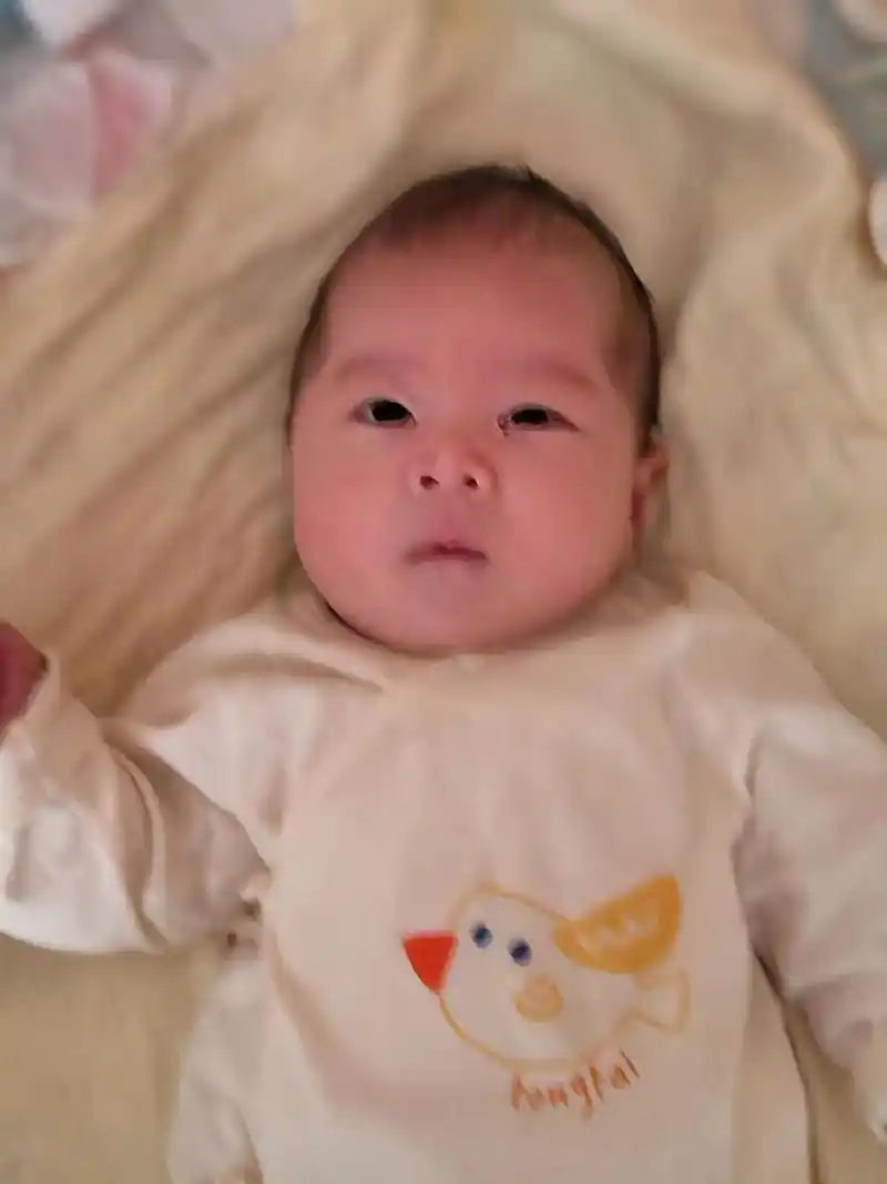 宝宝快两个月喽#这是我的小baby啊 #你不睡呀我不睡 - 抖音