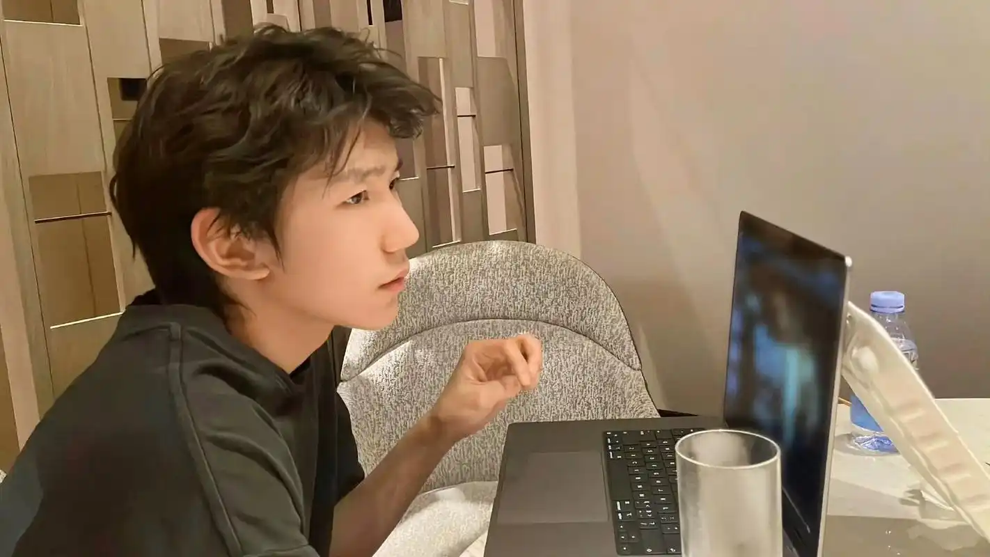 期待我们的相遇#王源 #王源的客厅狂欢 #少年感 @抖音小助手