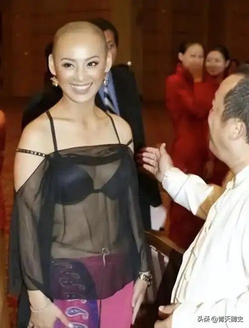 明星早年奇葩红毯造型,也太敢穿了|章子怡|张馨予_网易订阅