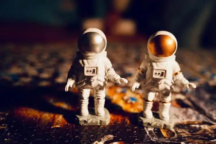 手机壁纸  #宇航员  #太空人  #星空壁纸