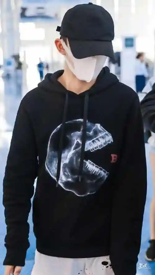 第五画小彩蛋来了易烊千玺就算我没睡醒你们也休想套路我