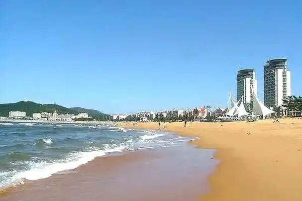 青岛金沙滩:有着"亚洲第一滩"的称号
