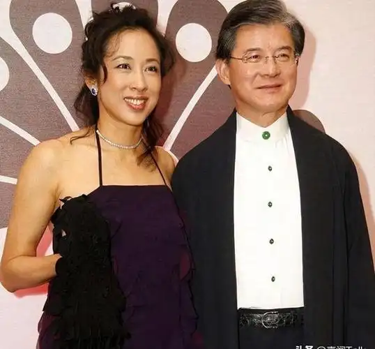 霍启刚最美港姐妈妈朱玲玲又离婚了?