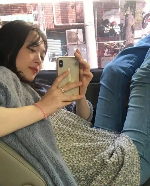 崔雪莉  昨日好友ins更新!