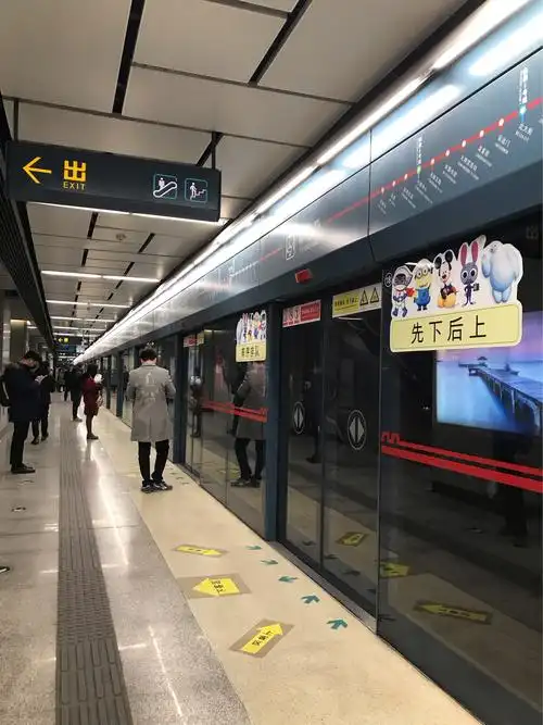 喜欢西安地铁的装饰风格-朴素,清新