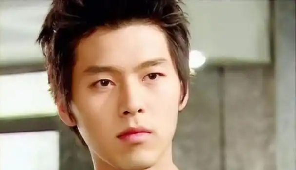 韩剧男主早期颜值对比,玄彬是校草,裴勇俊书卷气,权相佑最会哭