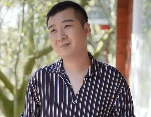 九位长"残"的童星:因肥胖被北影拒绝,头秃沦为路人,丑态各异