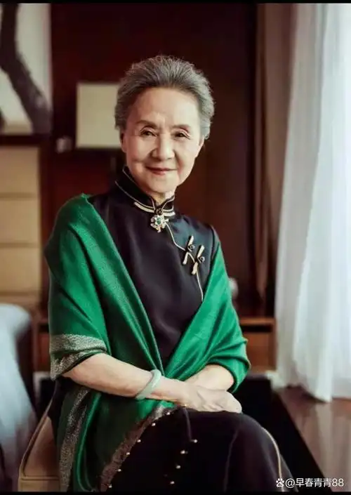 至今还活跃在舞台上的几位八十岁以上的老演员