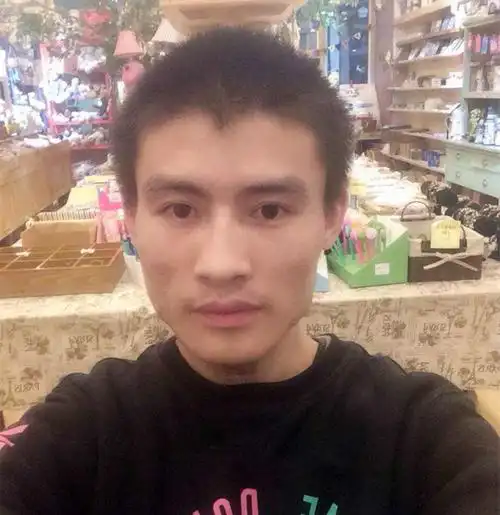 你晒自拍我来画,为你量身定制专属头像