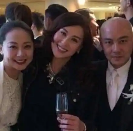 前任与妻子成朋友,为争一口气剃光头,张卫健究竟有何魅力