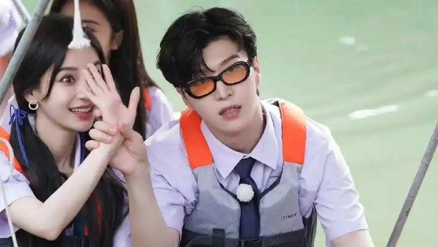 奔跑吧:宋雨琦蔡徐坤回归,白鹿异域风,范丞丞王鹤棣周深帅气_嘉宾_线