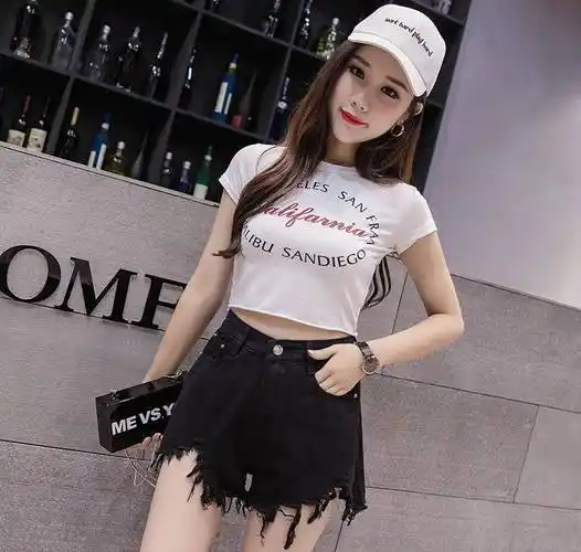 韩雪拍照时裤子勒出凹痕,不但没处理还晒出了成片_短裤_牛仔_的设计