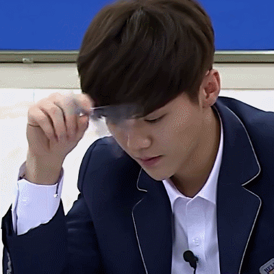 鹿晗阳光男神帅气gif动图_动态图_表情包下载_soogif