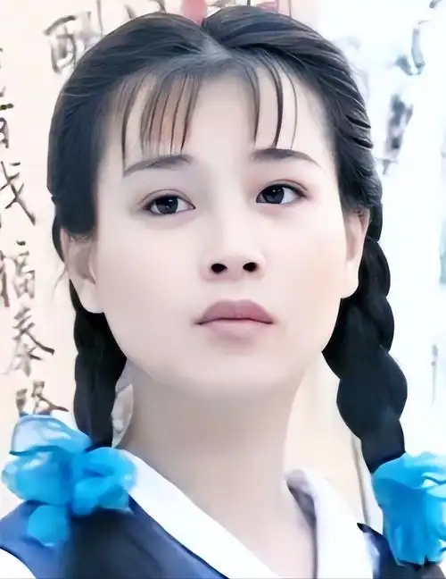 演员赵明明:嫁给英宁,离婚那天抱着女儿大哭,如今54岁依旧单身