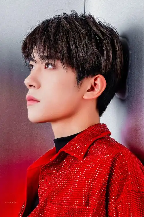 易烊千玺2020前路遂心与你同行