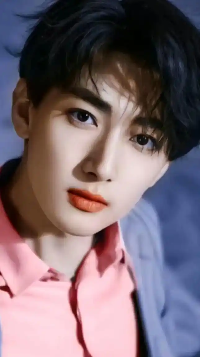 清晨来自晗晗的美颜暴击#刘昱晗#少年感 #穿过谎言拥抱你 - 抖音