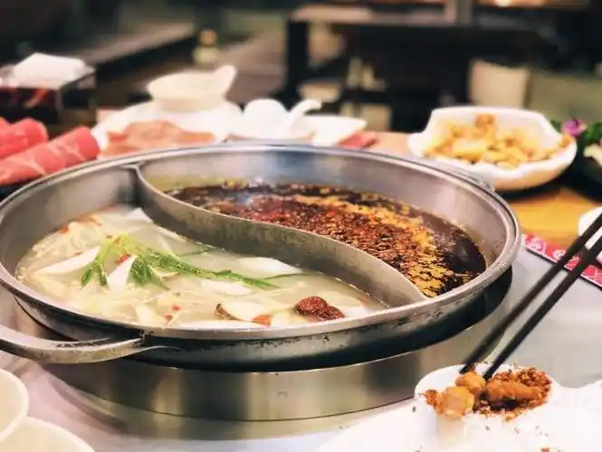 炎炎夏日,吃个火锅,放松身心,熊猫老灶火锅在上海口碑很不错~不管是